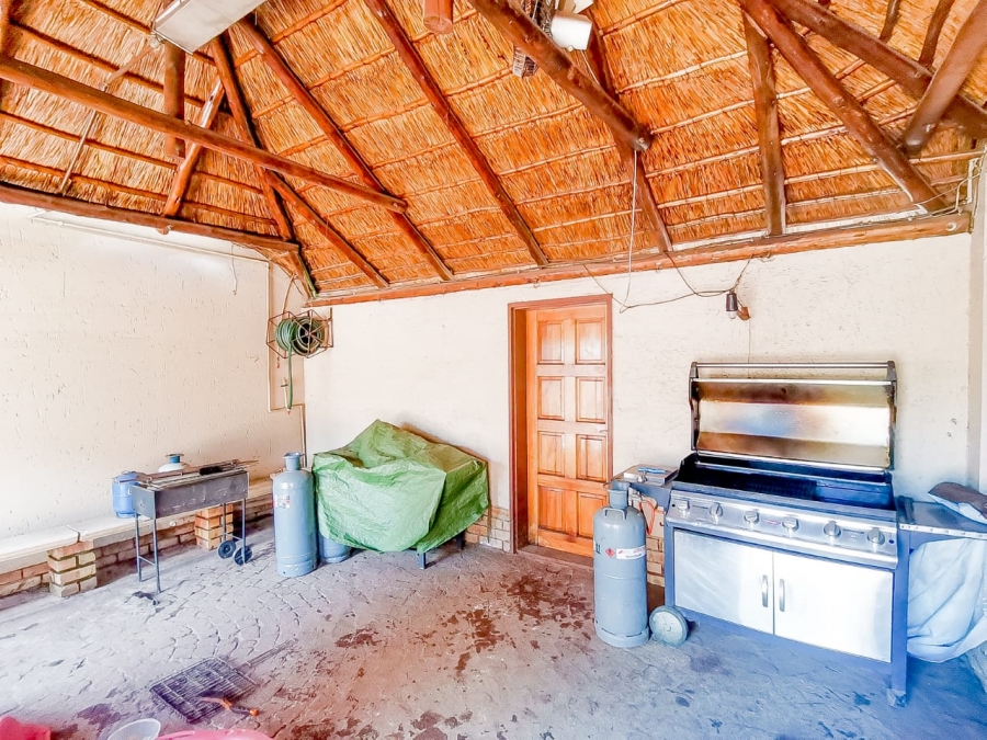7 Bedroom Property for Sale in Parklands Western Cape